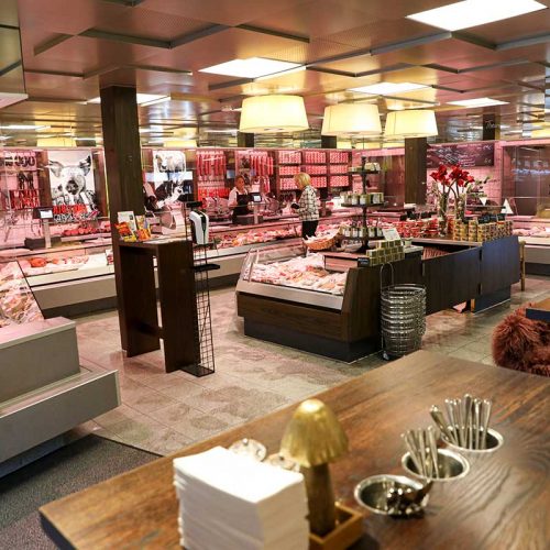 Innenansicht Hauptfiliale Remseck-Aldingen, vom Eingang her, Verkaufssituation mit Kundin