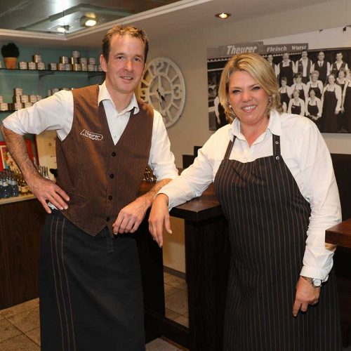 Ehepaar Sven und Sabine Theurer in Ihrer Hauptfiliale in Remseck-Aldingen